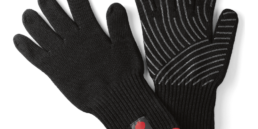he Weber Premium Gloves protect your hands from a hot barbecue, and have a silicone palm for gripping your most prized barbecue tools – a necessity for the serious barbecue master.