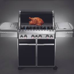 The four burner Summit E-470 gas barbecue will redefine your perception of the classic barbecue.