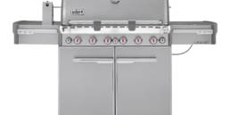 The six burner Summit S-670 gas barbecue will redefine your perception of the classic barbecue.