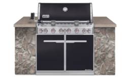 The six burner Summit E-660 Built In barbecue will redefine your perception of the classic barbecue.