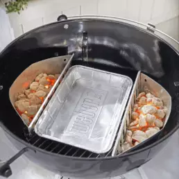 Place a drip pan directly under your roast in your Weber Kettle to catch those flavourful juices that will soon turn into the most delicious gravy you've ever tasted. With a quality aluminium construction, these trays are incredibly versatile and can be used for grease collection during cooking or a simple temporary food storage.