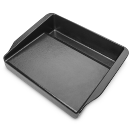 This porcelain enamelled cast iron griddle provides exceptional heat retention and distribution, ensuring evenly cooked food.