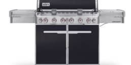 The six burner Summit E-670 natural gas barbecue will redefine your perception of the classic barbecue.