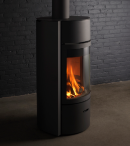 The Stûv 30 is a free standing wood stove that offers multiple variations: open or closed fire.