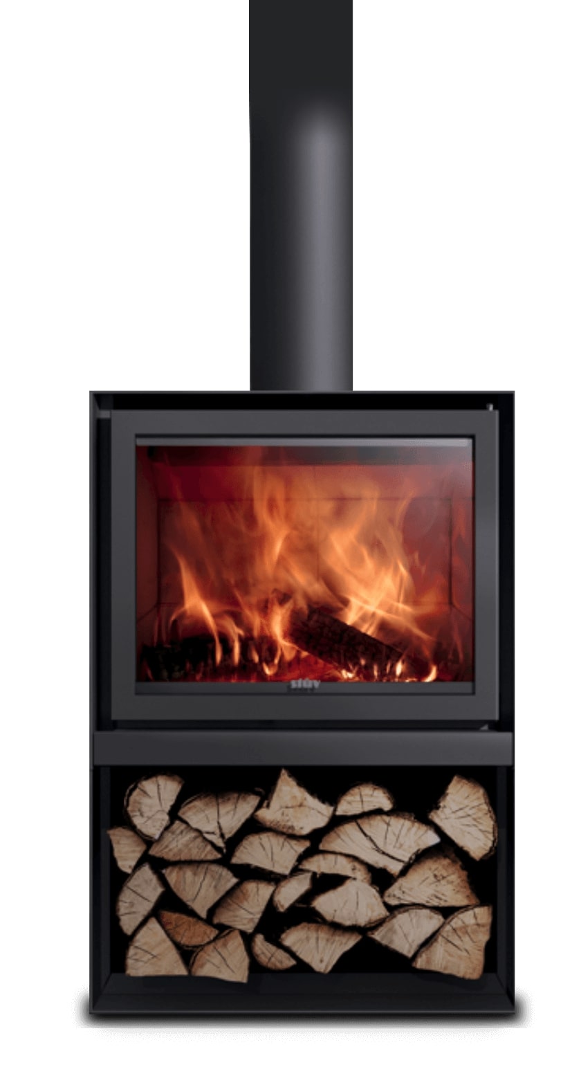 The Stûv 16 wood stoves stand out for their perfectly balanced straight lines that showcase the beauty of the flames.